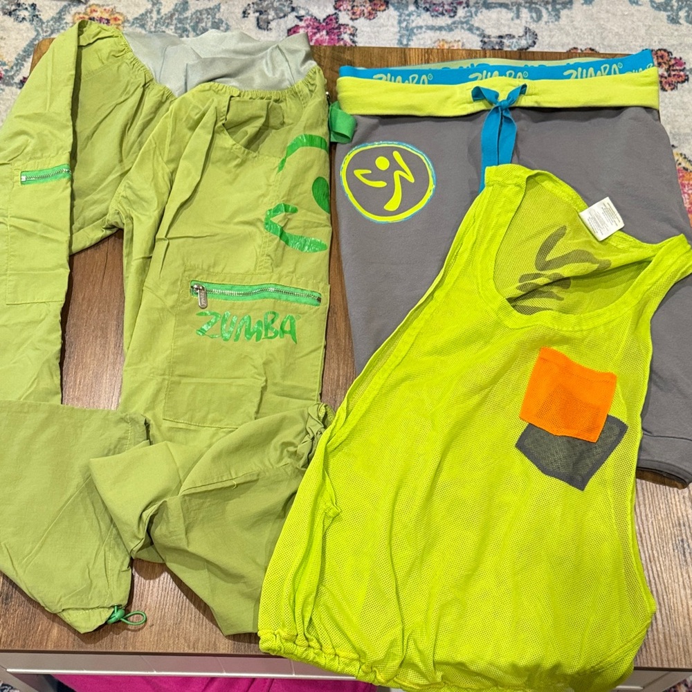 Zumba Fitness Cargo & Capri Pants with Mesh Top